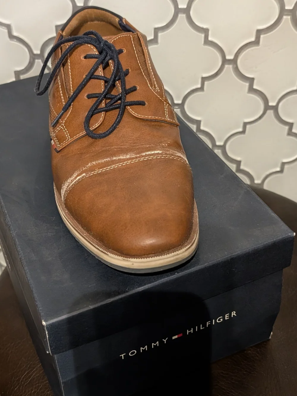 Tommy Hilfiger Men’s Brown Leather Lace-Up Dress Shoes